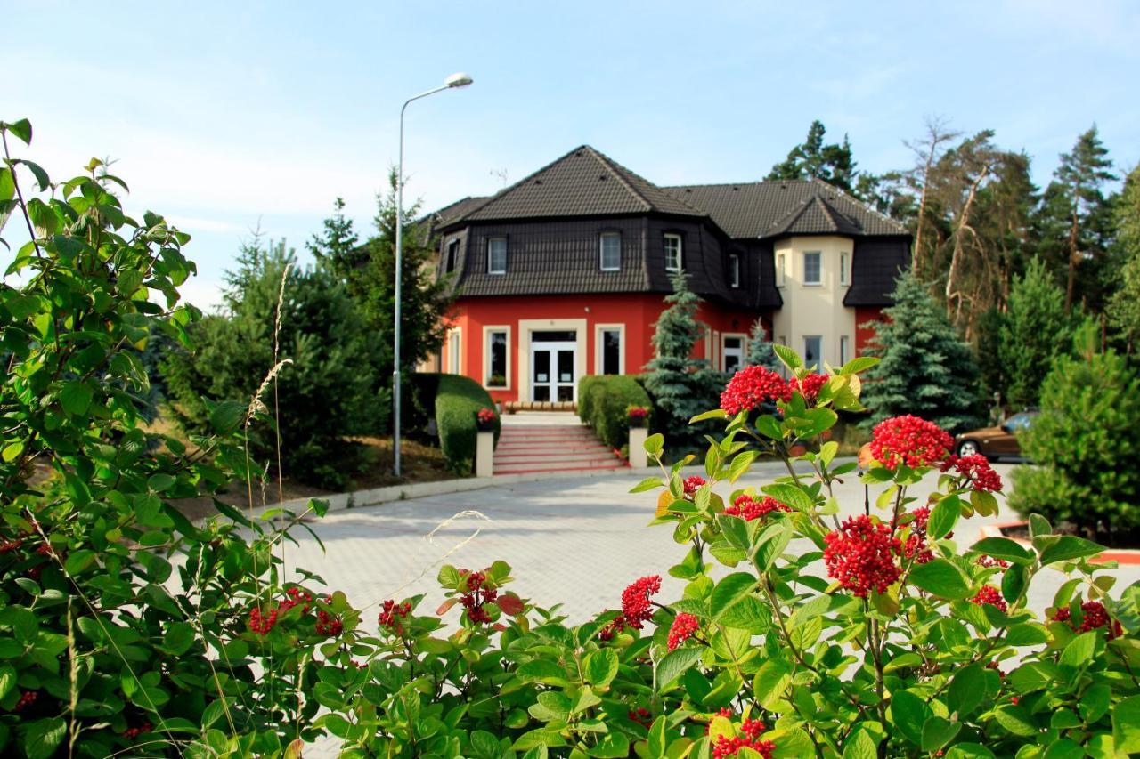 Penzion V Zalesi Hotel Mlada Boleslav Exterior photo